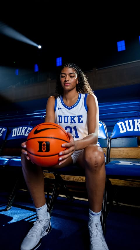 Instagram post by @arianna.roberson for Facebook. Caption reads: [...] in my bio to join the Duke Stay Crazie....