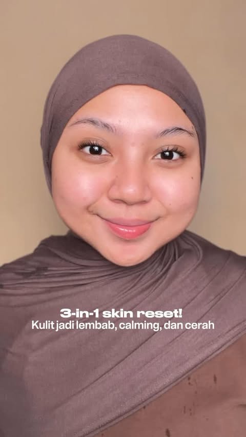 Instagram post by @s.sraaa for Glad2Glow. Caption reads: cobain rose mask terbarunya @glad2glow asli kulit....