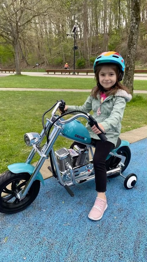 Instagram post by @edaarslan656 for HYPERGOGO. Caption reads: A realistic and beautifully designed motor bike....