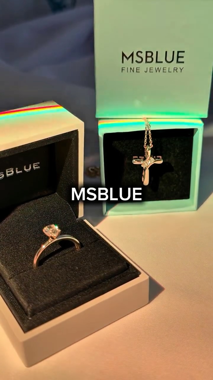 Instagram post by @justrealanna for MSBLUE. Caption reads: [...] that tells your story! 💎

Follow....