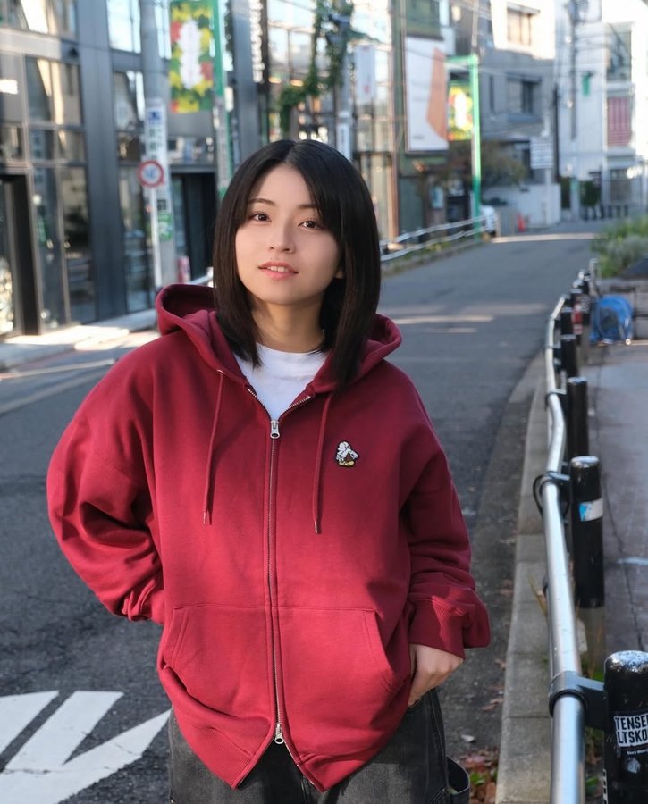 Instagram post by @honoka130sasaki for That's life. Caption reads: 🎈 #ad.