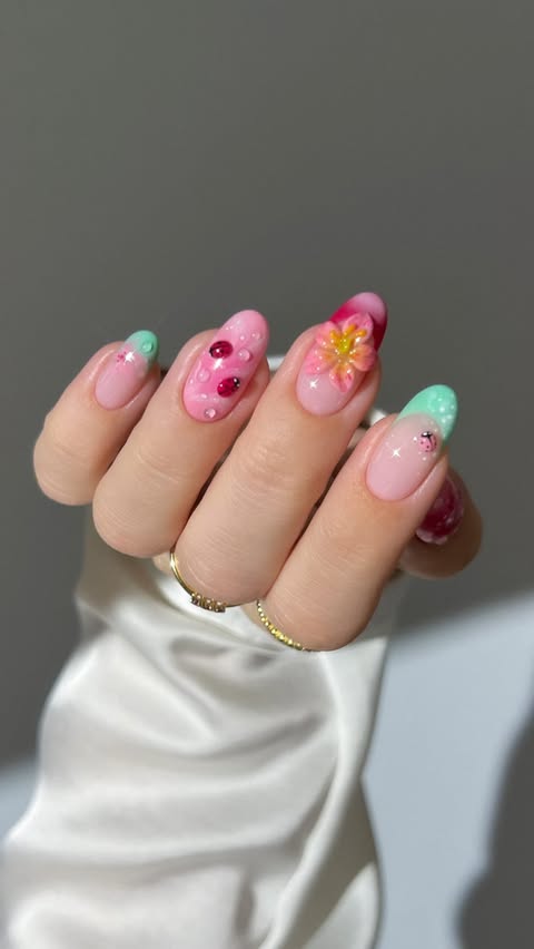 Instagram post by @heygreatnails for Modelones. Caption reads: [...] vacation state of mind ✨🐞•ad using....