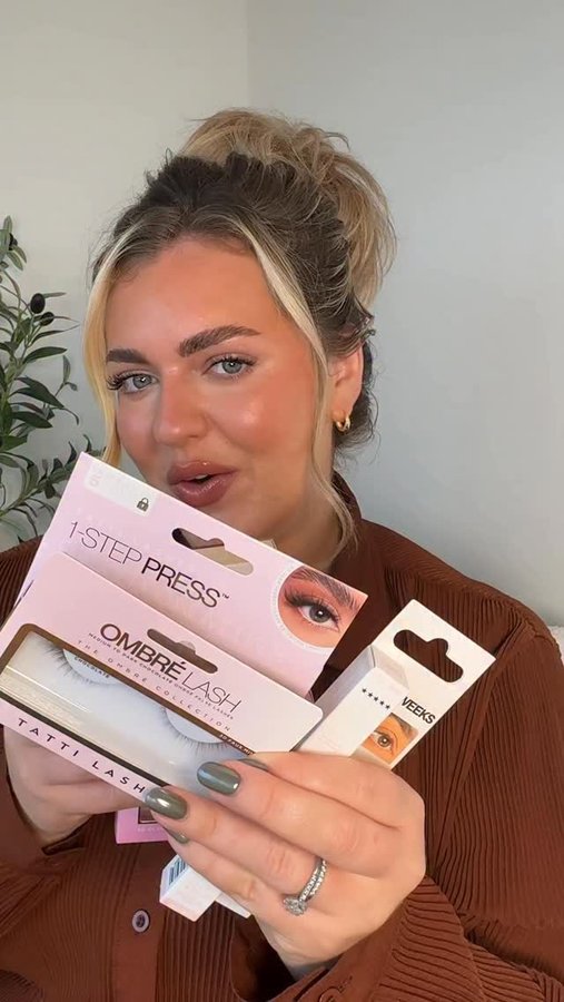 Instagram post by @oliviafayedewar for TATTI LASHES. Caption reads: AD| The lash bundle of the season 🍂 @tatti_lashes....