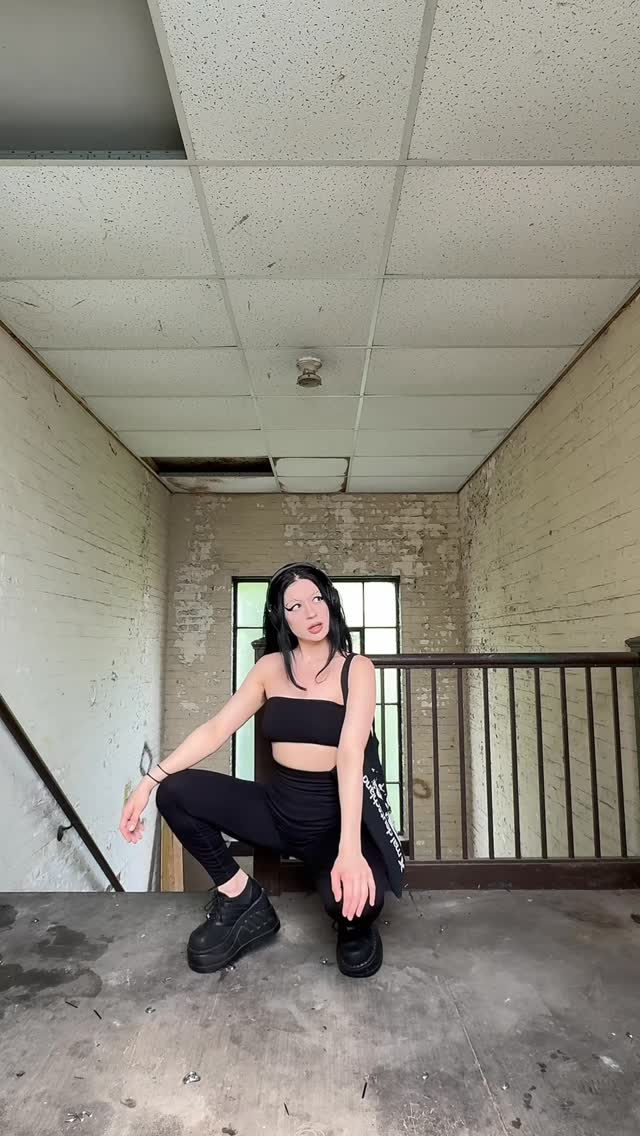 Instagram post by @sammitery for Demonia Shoes. Caption reads: No hesitation, no delay.
Shoes: @demonia.shoes !.