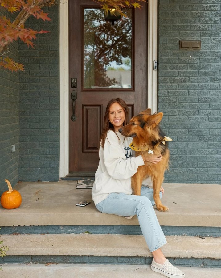 Instagram post by @abigail_erb for Fidelity Investments. Caption reads: Buying your first home is scary, but financial....