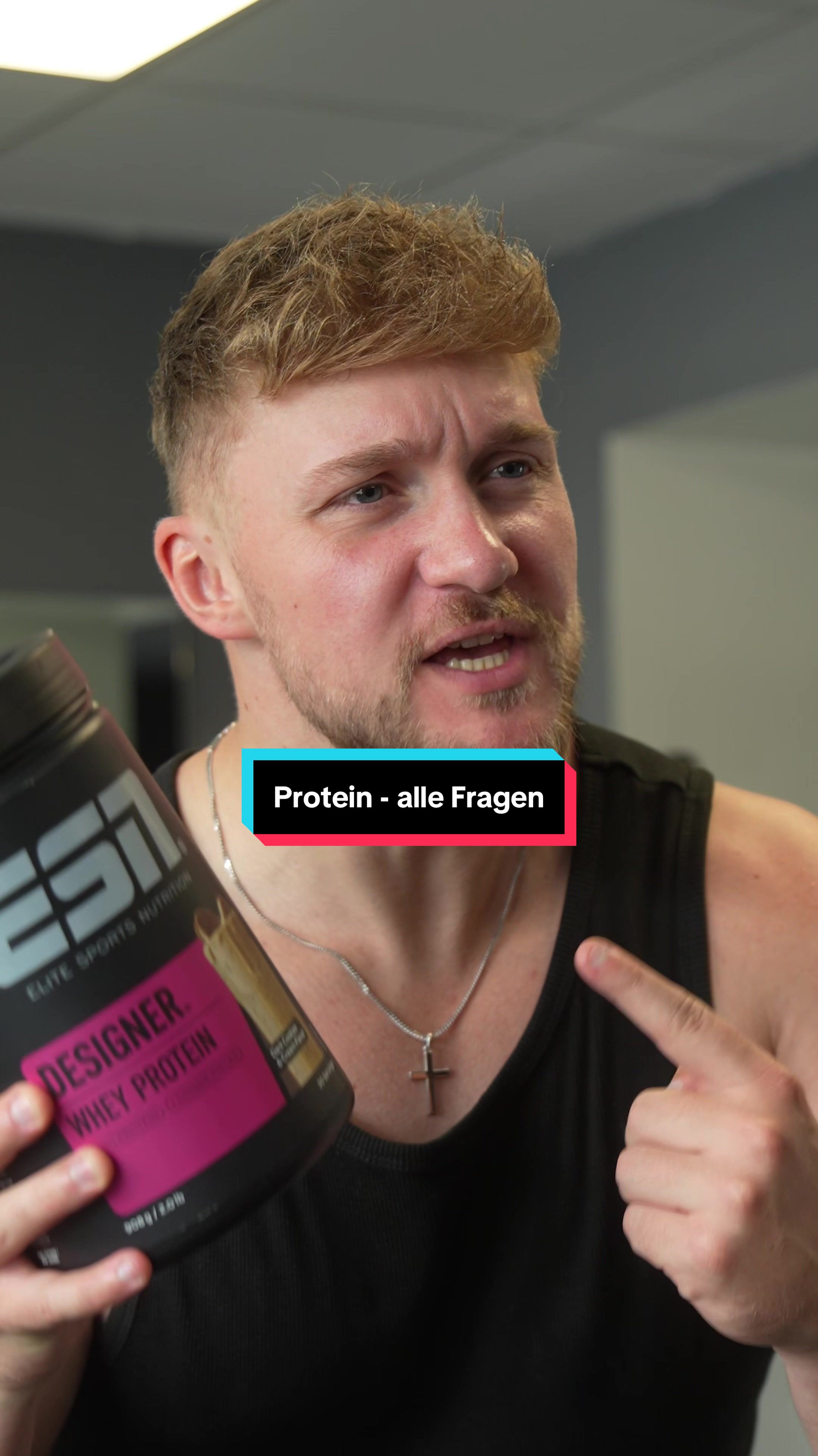 TikTok post by @muellermario for Esn. Caption reads: Alles zum Thema Eiweiß🤝🔥 #fitness #gym #workout....