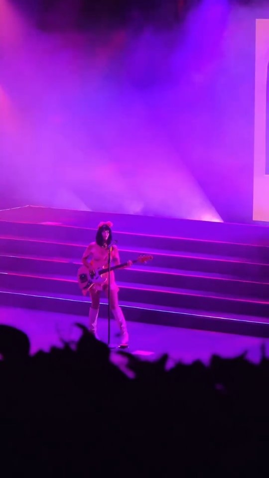 Instagram post by @topsakalerdem for Paribu. Caption reads: Beklenen gün geldi! Paribu ana sponsorluğunda....