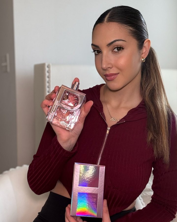 Instagram post by @beauty_diary_by_klea for Paris Hilton Fragrances. Caption reads: Paris Hilton Iconic Eau de Parfum is a glamorous....