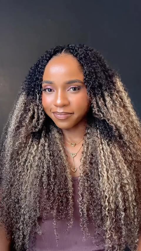 Instagram post by @_queenofcurls_ for QVR Hair. Caption reads: [...] Blonde Mixed #TP1B/24613 Link in bio!....