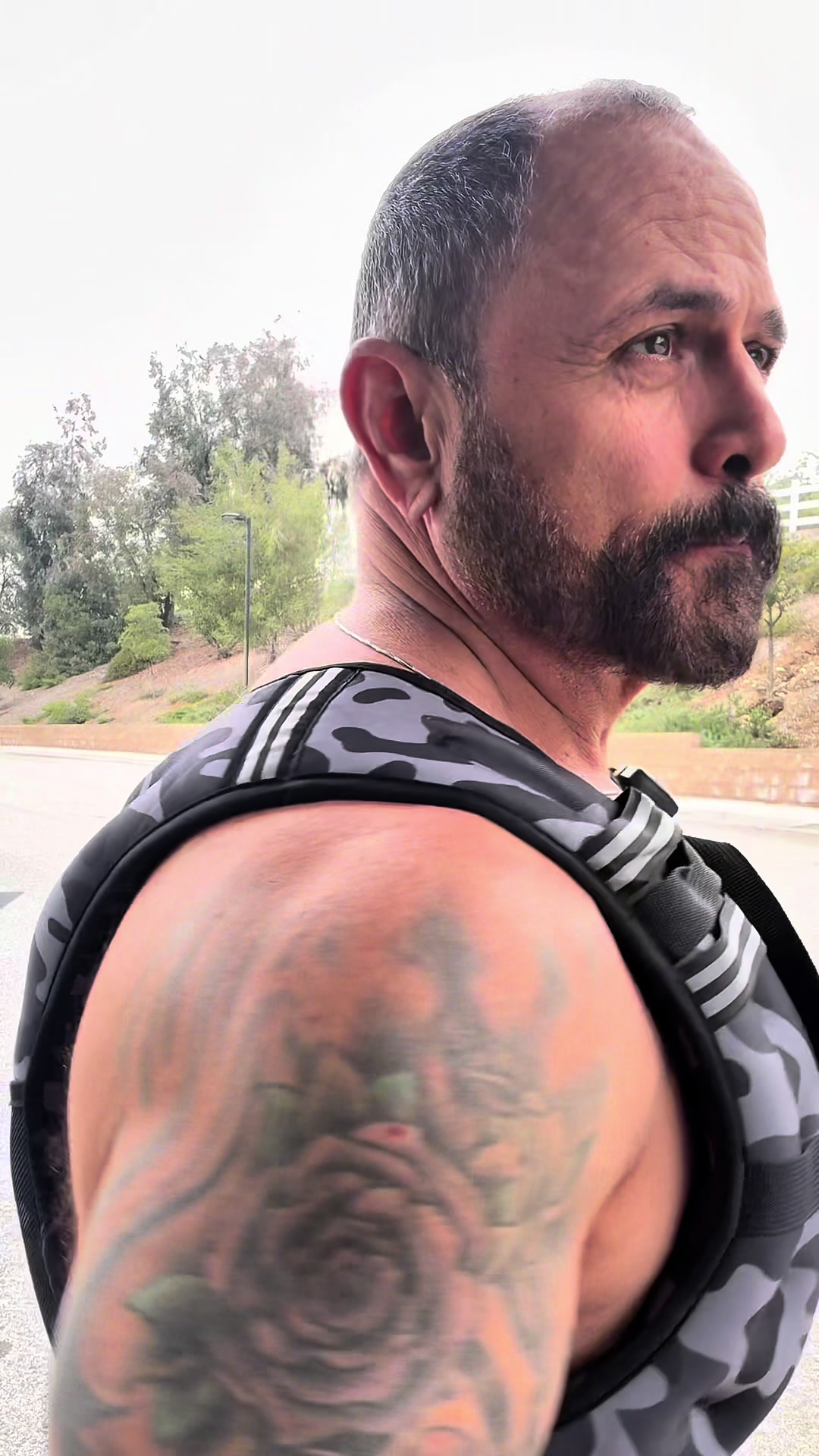 TikTok post by @pocket.daddy for Zelus Fitness. Caption reads: @ZELUS Fitness #zelusfitness #zelus [...].