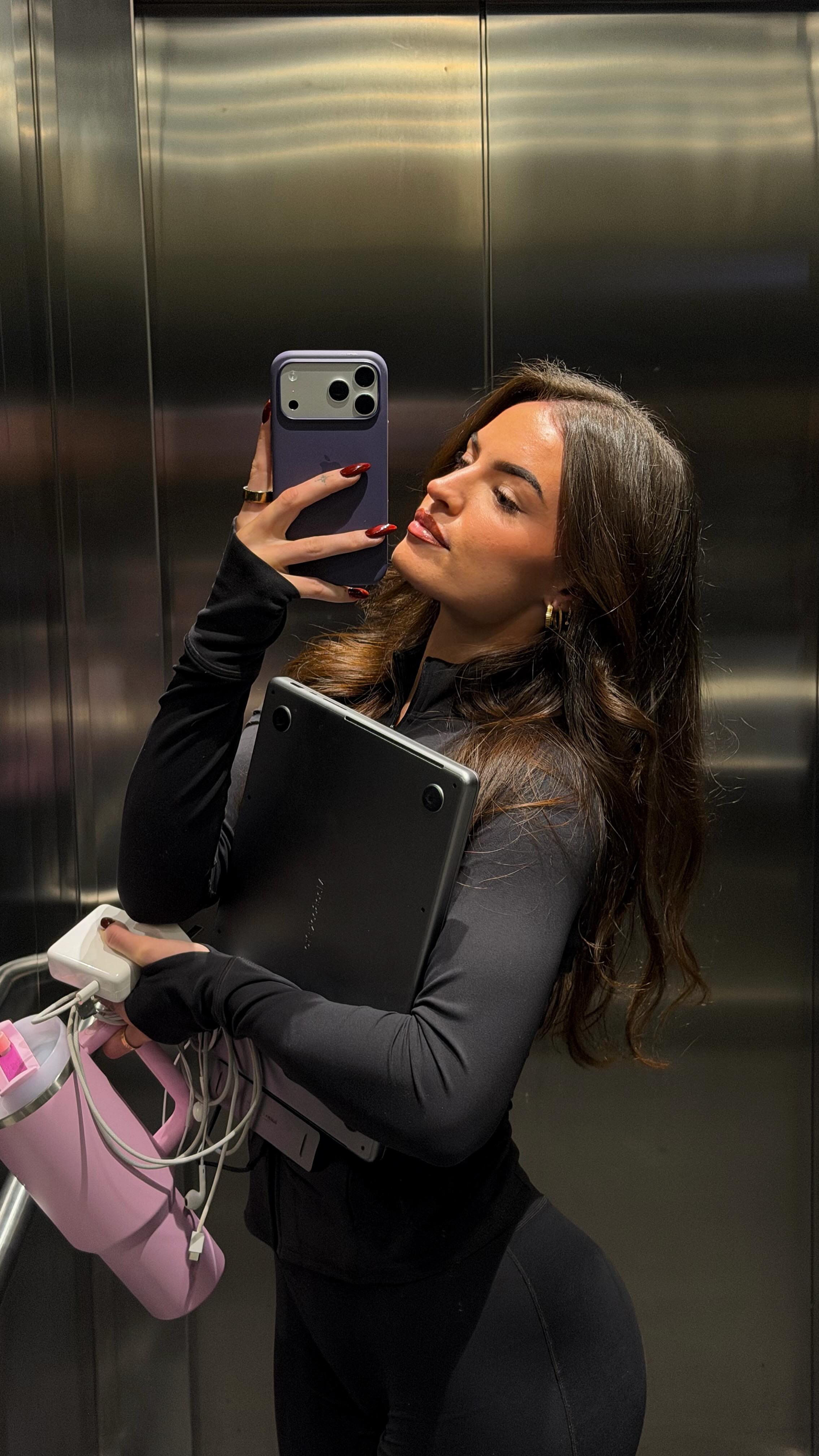 Instagram post by @mialaurengreen for EvolveYou. Caption reads: Let me take you through my favourite glutes....