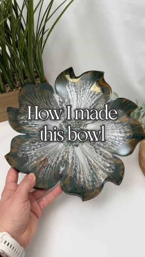 Instagram post by @s.n._resin_art for Craft Resin. Caption reads: Process Video - How I made this bowl with Resin....