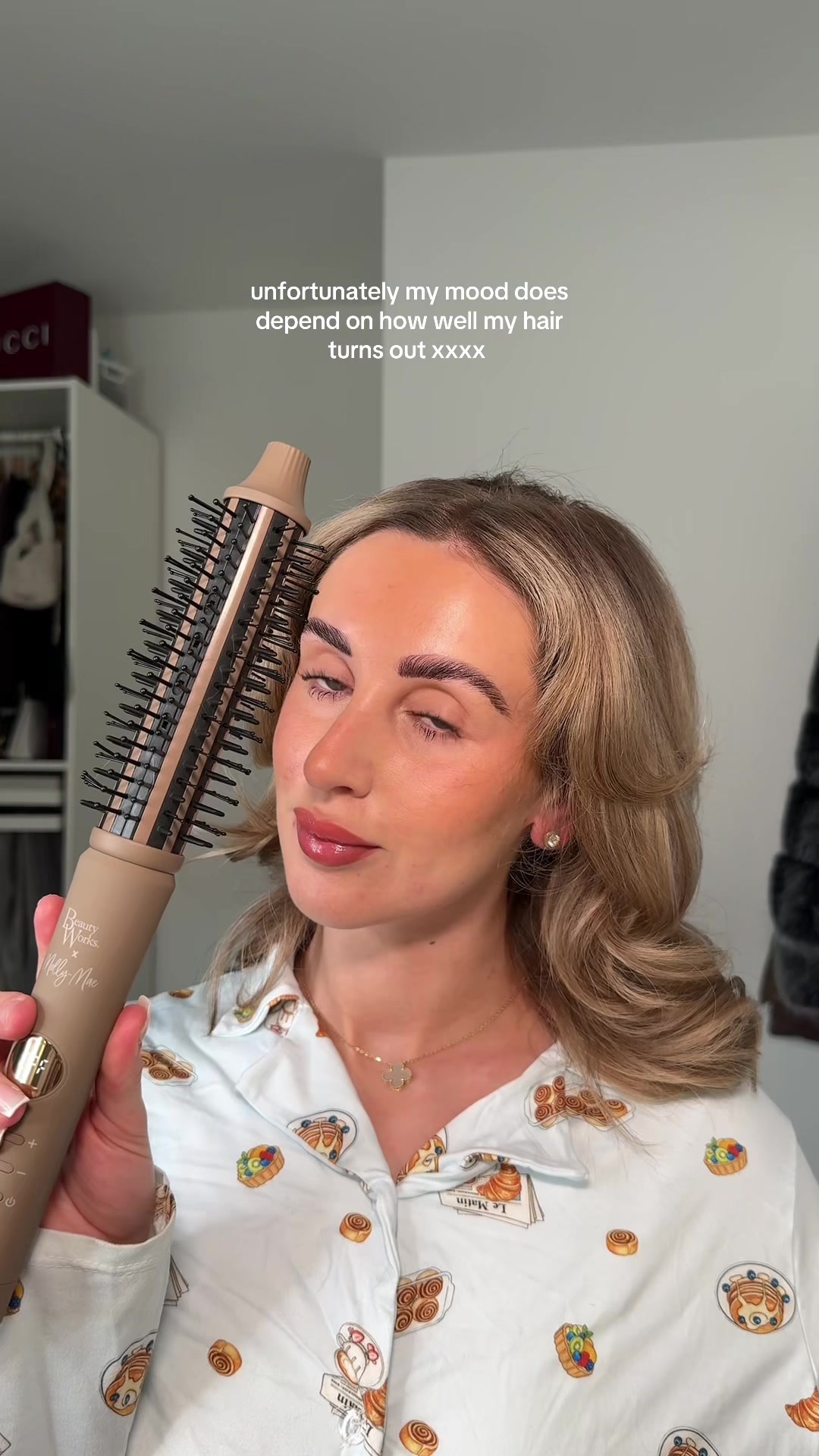TikTok post by @blousymay for BeautyWorks. Caption reads: [...] brush!!! @Beauty Works @Molly-Mae....