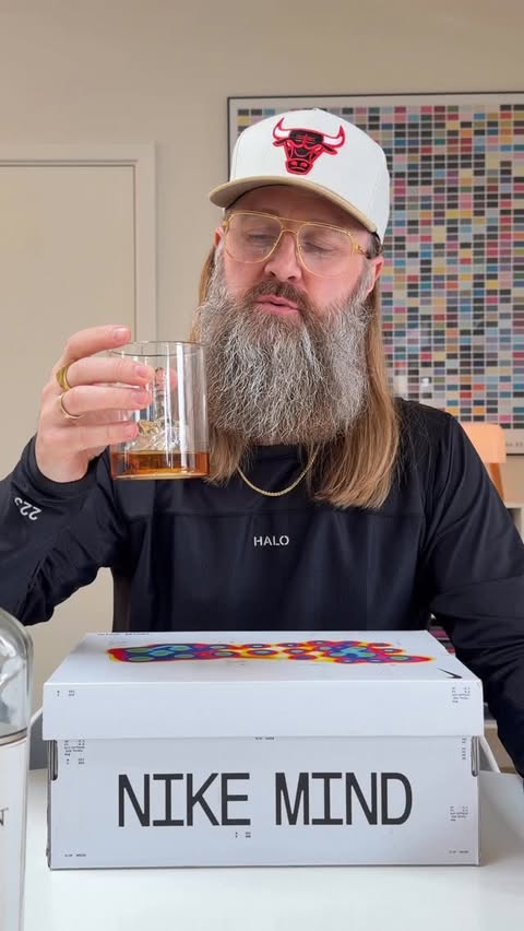 Instagram post by @robbi_ak for StockX. Caption reads: [...] Have you tried these ? #unboxing....