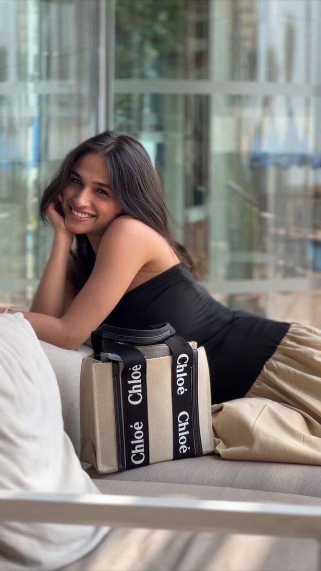 Instagram post by @kashishkapoor302 for PopSockets. Caption reads: - 

✨I’m just a girl who LOVES premium fashion.......