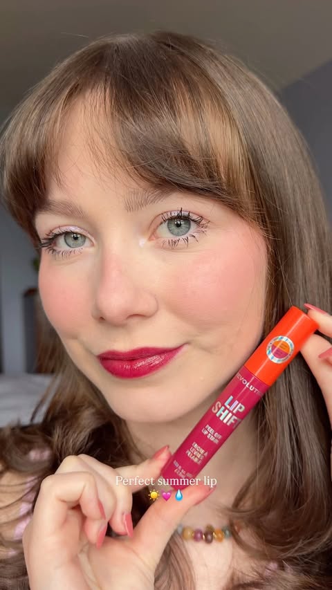Instagram post by an influencer for Makeup Revolution. Caption reads: [...] summer lip using the new @makeuprevolution....