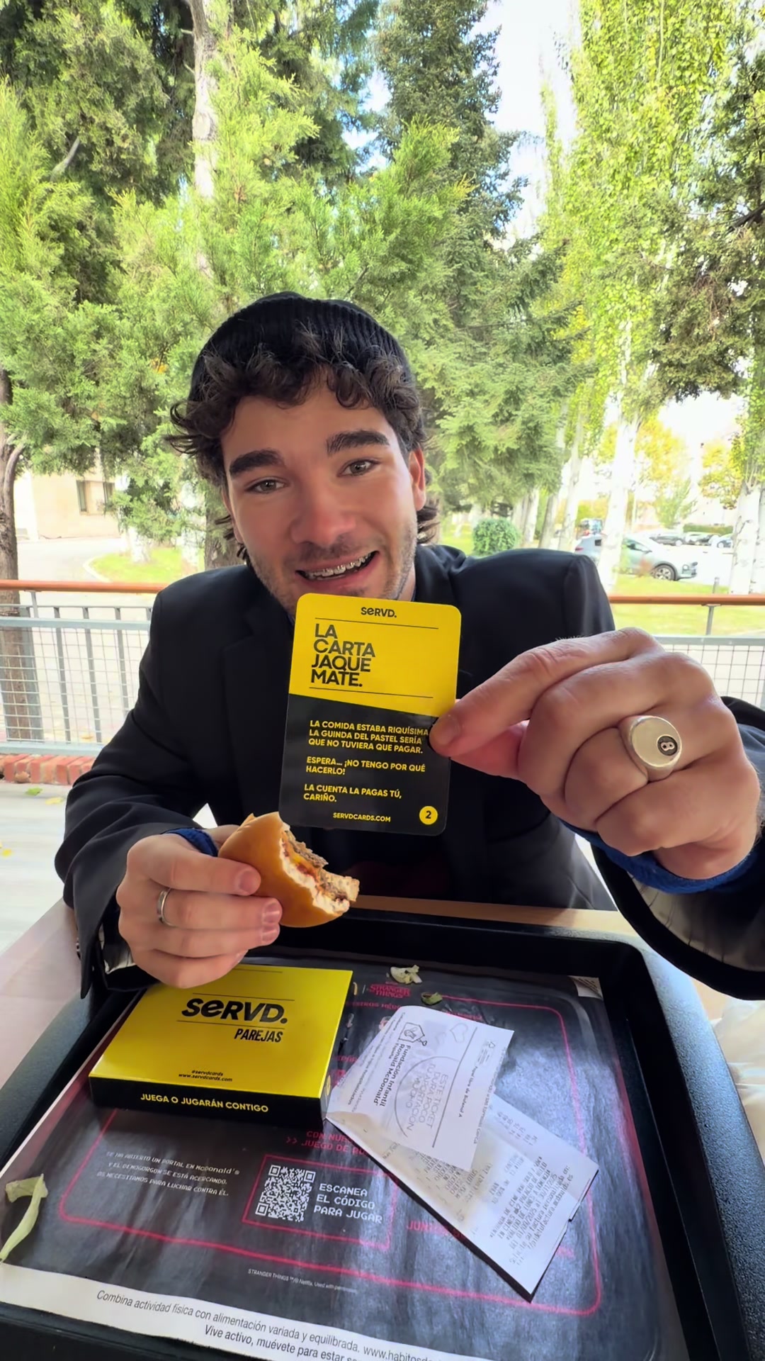 TikTok post by @miguelnon for SERVD CARDS. Caption reads: Me Hizo El Lio🥵 @SERVDCARDS #servdcards p u b l....