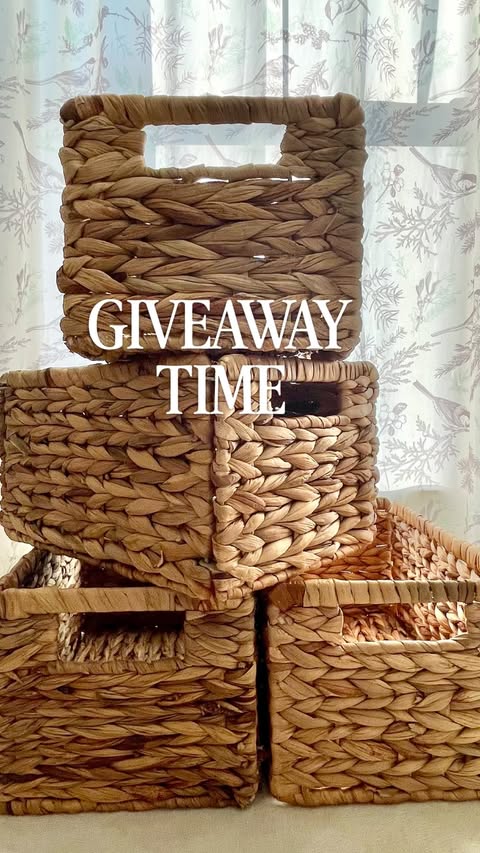 Instagram post by @bitsofmomlife for SpaceAid. Caption reads: [...] 🎉 GIVEAWAY TIME! I’ve partnered with....
