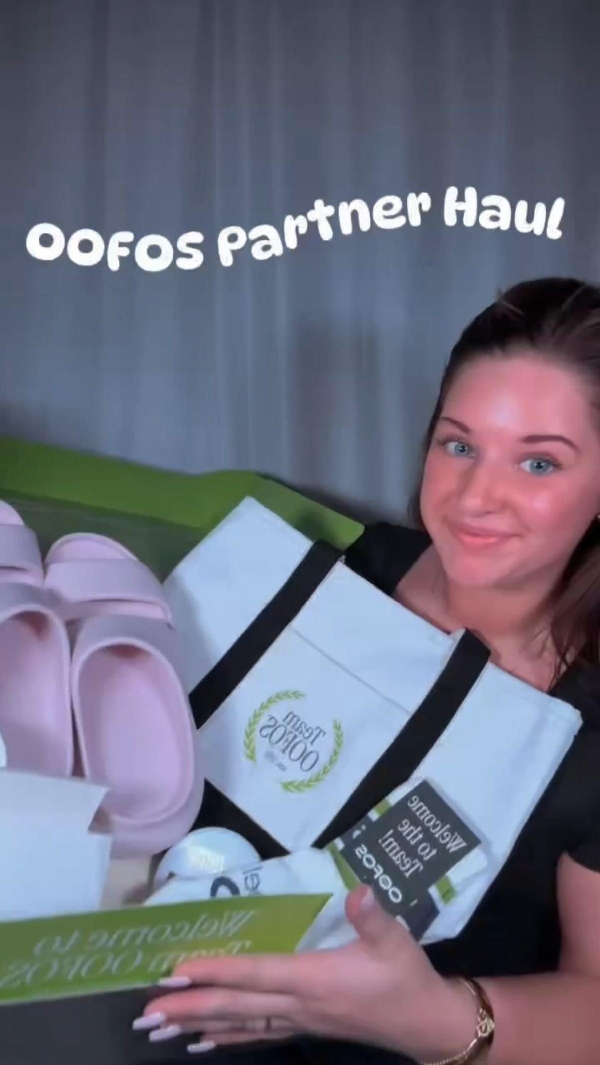 Instagram post by @lm_madi for Her Campus. Caption reads: THANK YOU 
@hercampus & @oofos 
💚🩷
These....