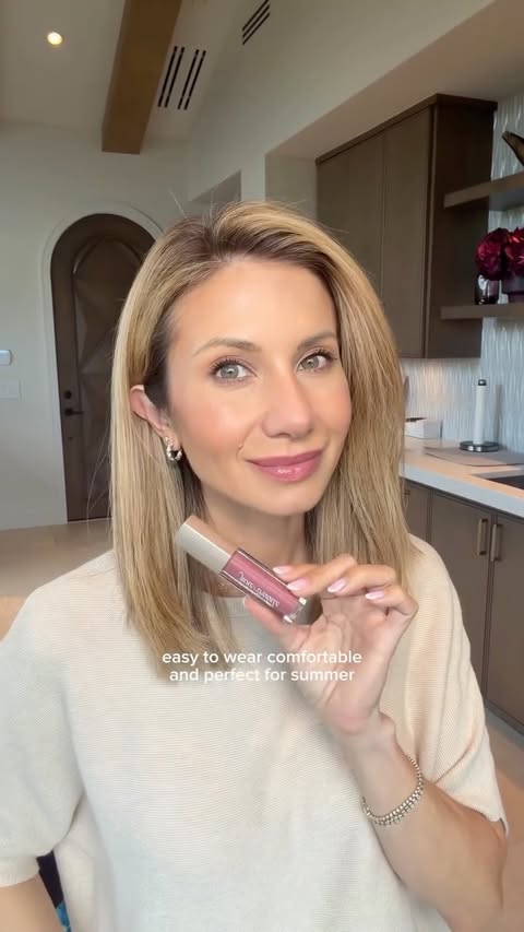 Instagram post by @lisajmakeup for jane iredale. Caption reads: [...] I think you'll really like these ✨....
