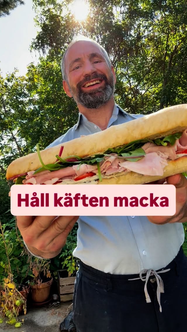 Instagram post by @1paolo2 for Robertos Shop. Caption reads: Panino con Ricotta, Basilico, Prosciutto Cotto e....