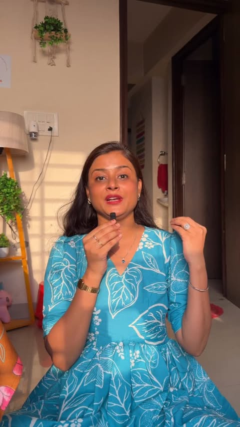 Instagram post by @siara_ki_mumma for Pampers. Caption reads: [...] my baby’s favourite diapers 🧸💛 Pampers....