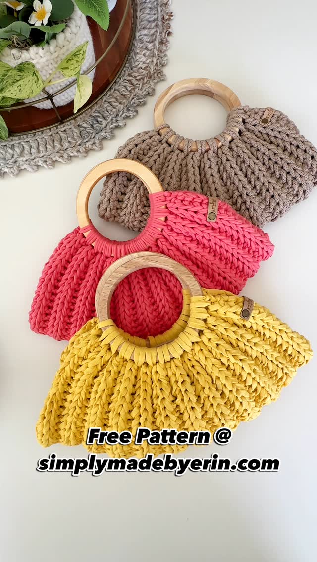 Instagram post by @simplymadebyerin for Bobbiny. Caption reads: 🎉 NEW BLOG POST ALERT 🎉
🧶☀️ Looking for a quick....