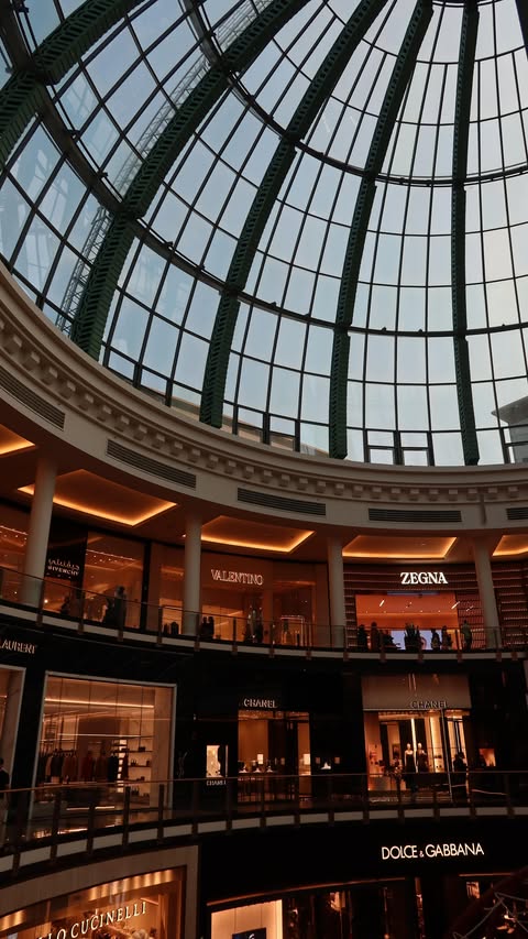 Instagram post by @justfatema for Visit Dubai. Caption reads: [...] Shopping Festival is pure magic....