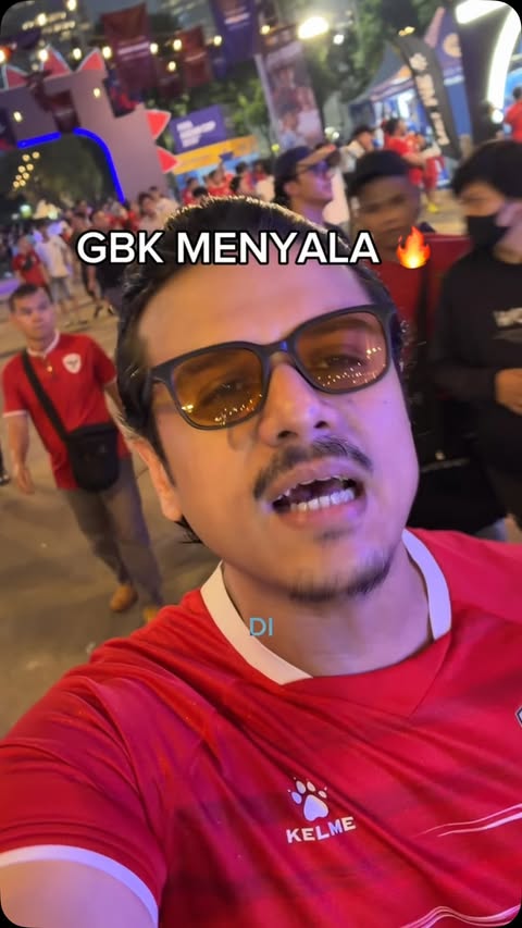 Instagram post by @olealatas for Sehat AQUA. Caption reads: Walaupun MENYALA tapi harus tetap ADEM 😇 #timnas....