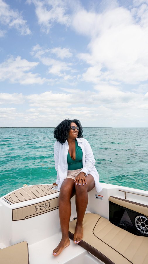 Instagram post by @_asipoftee_ for Discover Boating. Caption reads: The Florida Keys is a perfect weekend getaway🏖️✈️....