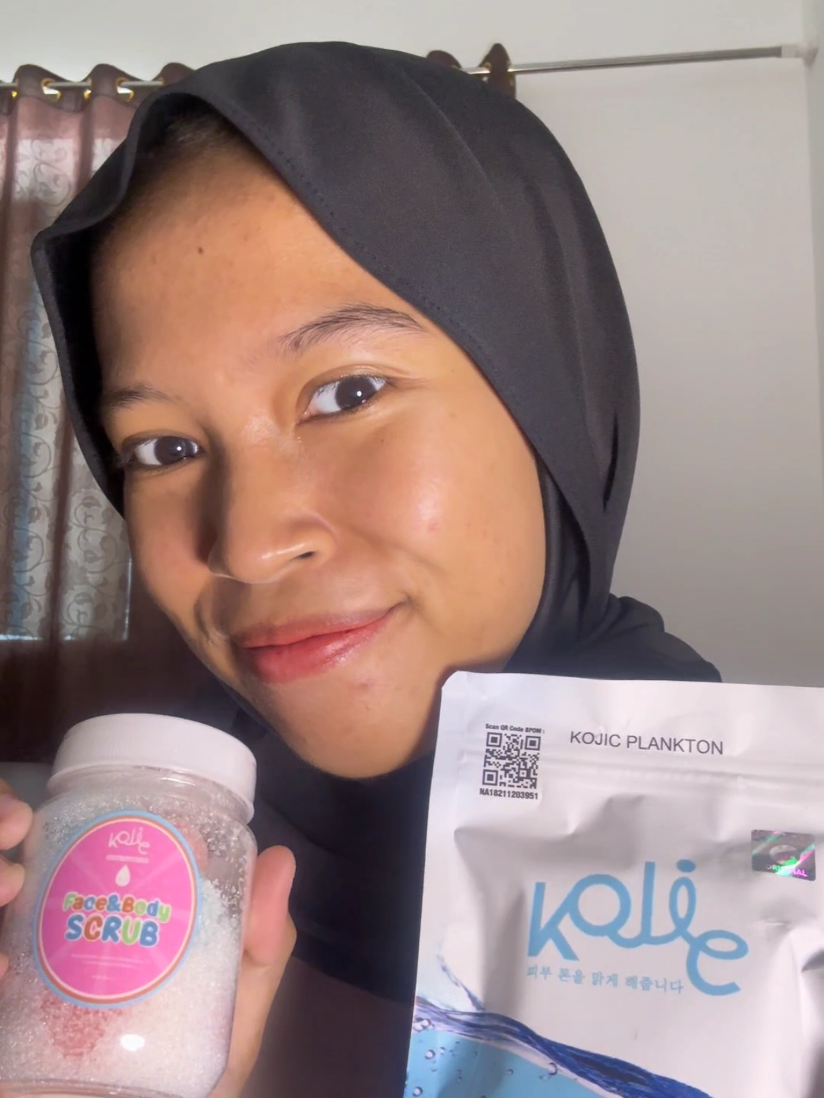 TikTok post by @xyme.dytaa for Kojic Plankton Original. Caption reads: [...] banget kalo pake produk dari....