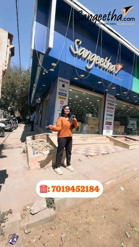 Instagram post by @sahana_gowda_2319 for Sangeetha Mobiles. Caption reads: Smart upgrades start at Sangeetha at just ₹30/day✨....