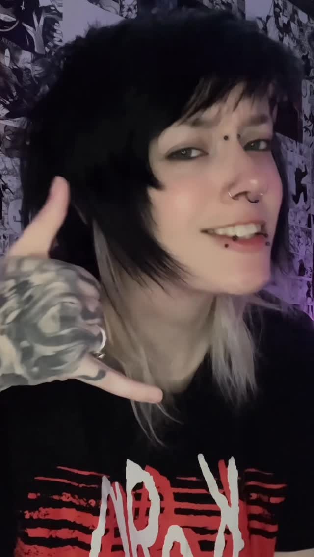 Instagram post by @offthewheezy for MocoQueen. Caption reads: Get them from @moco_queen Link in bio for discount....