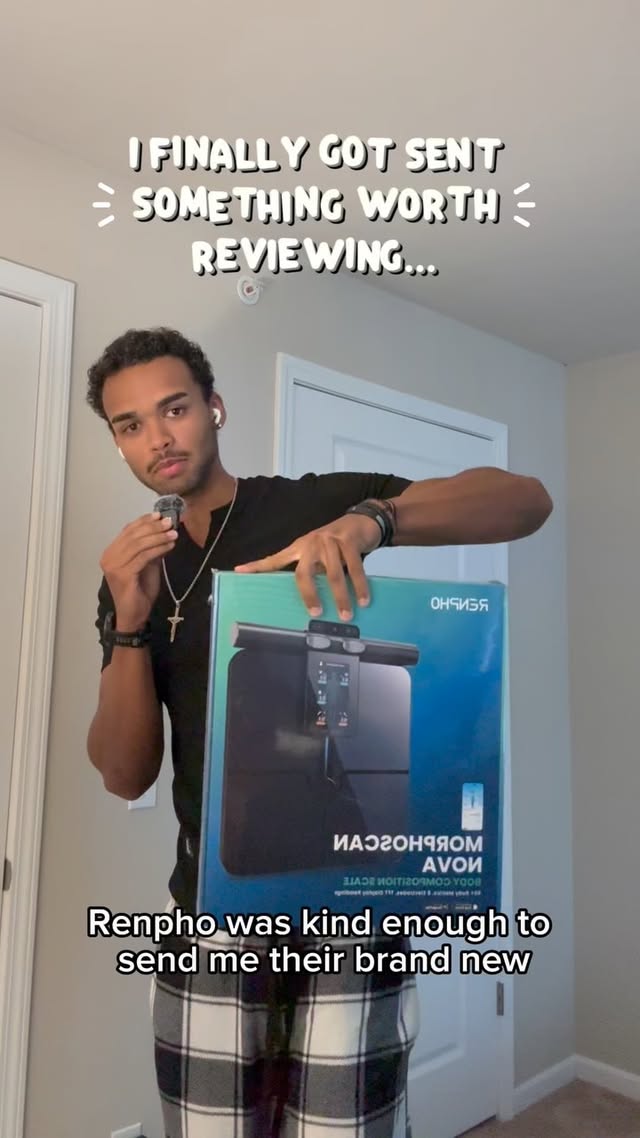 Instagram post by @spencestheticss for RENPHO. Caption reads: My honest review of the new Renpho MorphoScan....