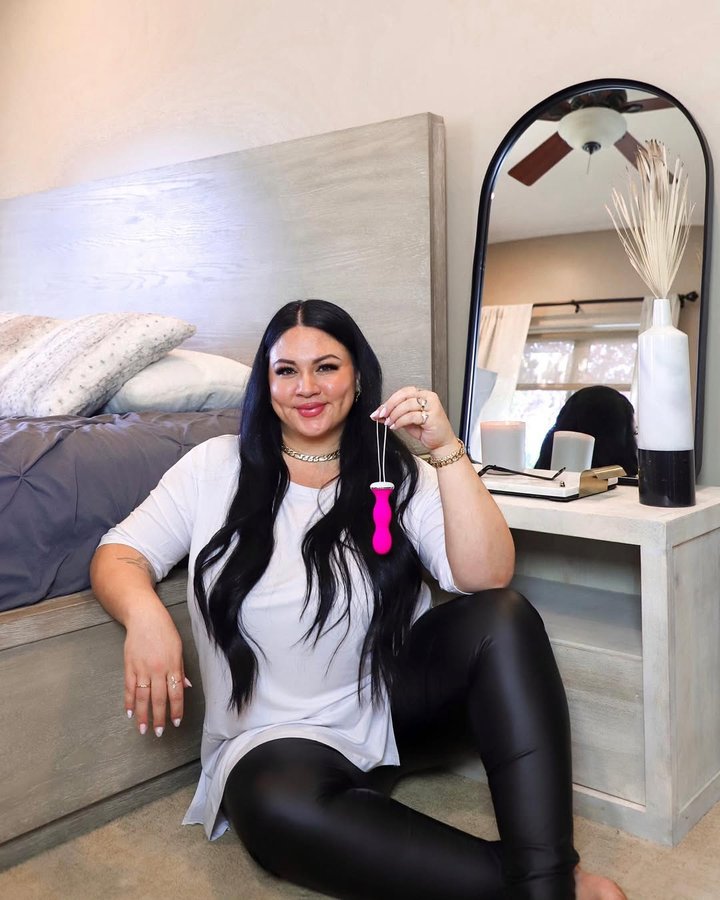 Instagram post by @torii.block for Perifit. Caption reads: [...] started doing kegel exercises using my....