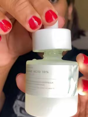 TikTok post by @goris.yarii for Hwahae US. Caption reads: This is perfect for my skin #skin1004 #azelaicacid....