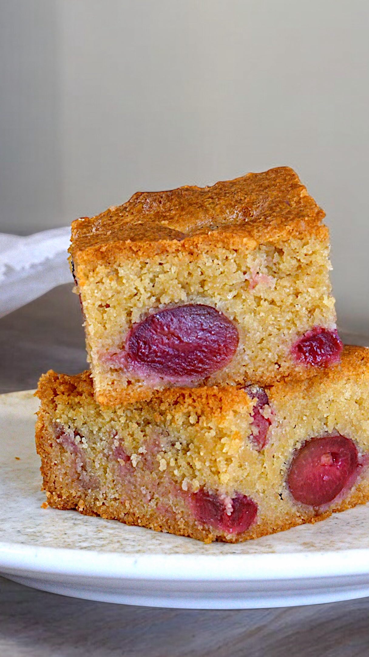 Instagram post by @dimitrismichailidis for Lidl Hellas. Caption reads: English 🇬🇧⬇️ Κάνε like άμα σου άρεσε το βίντεο....