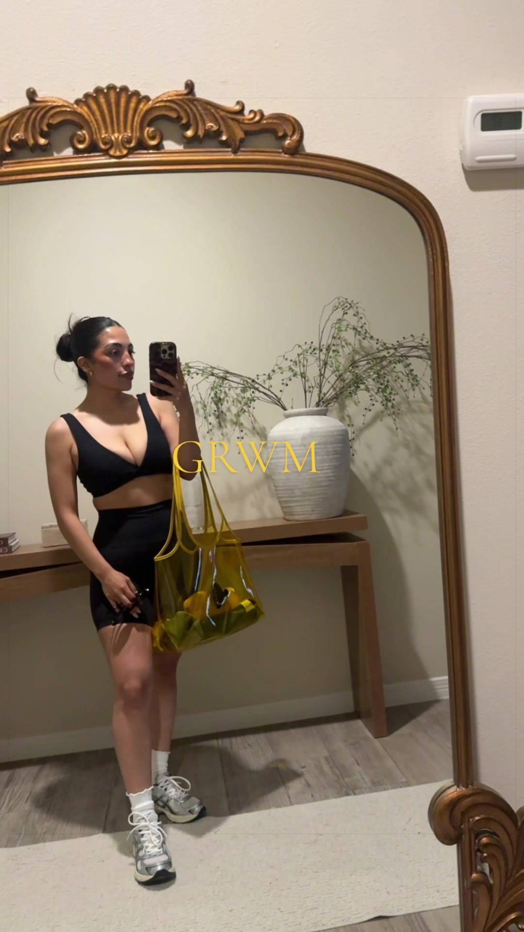TikTok post by @julissasr3 for PAVOI Active. Caption reads: [...] to get ready for it! also this @Pavoi Active....
