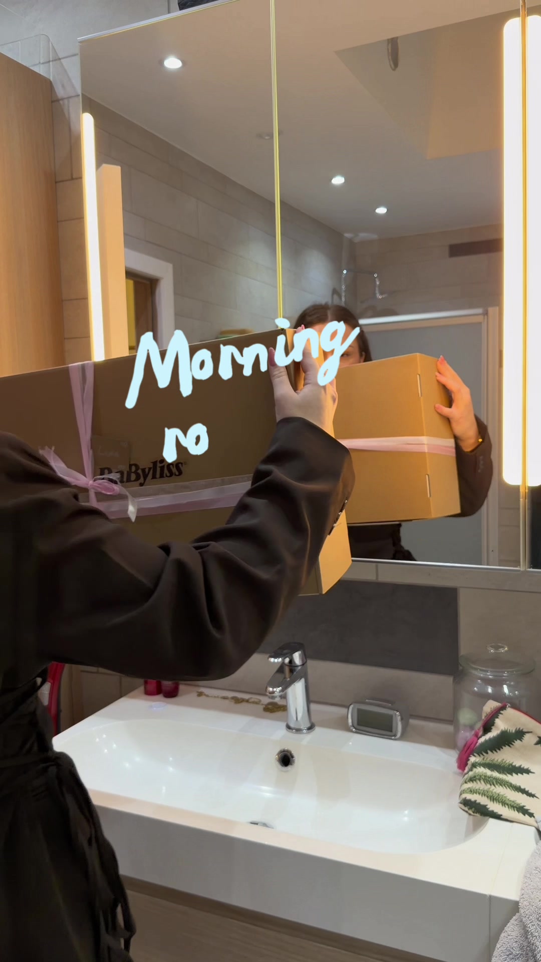 TikTok post by @luna.lams for BaByliss. Caption reads: (publiciteit @babyliss ) Hoelang duurt jullie....