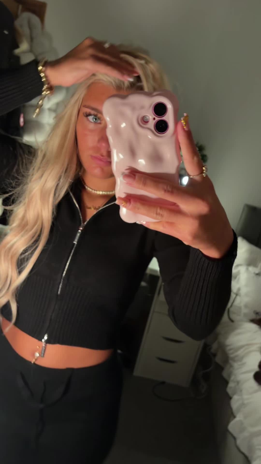 TikTok post by @so_phie.200 for MOOSLOVER. Caption reads: @mooslover_official .