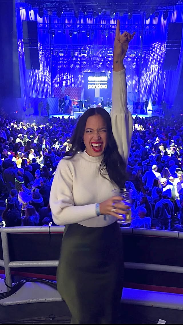 Instagram post by @felishalynchxo for SiriusXM. Caption reads: [...] smiling thinking about this night!....