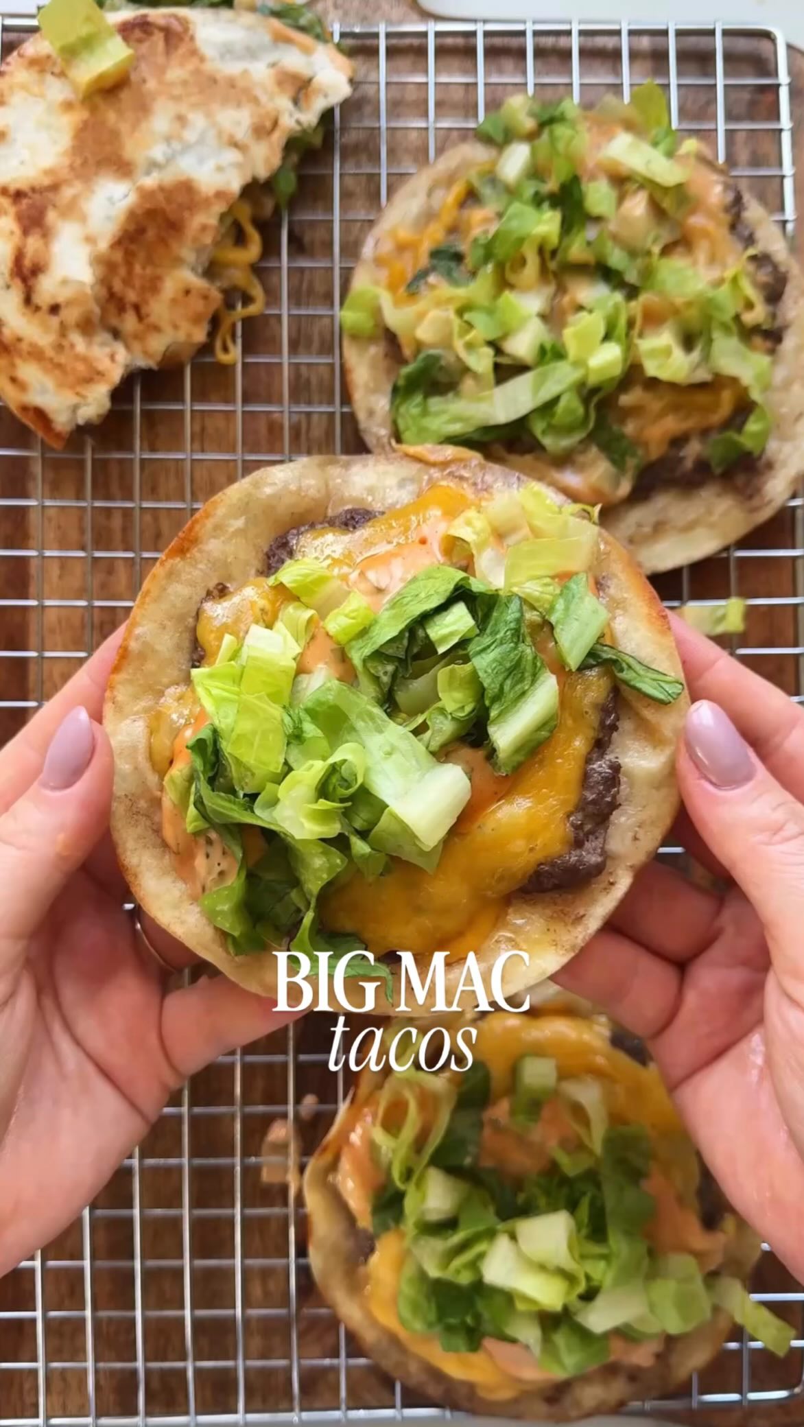 Instagram post by @lzickacukru for Braun Household. Caption reads: Big Mac tacos 🍔
Jak je možné, že tu na něj ještě....