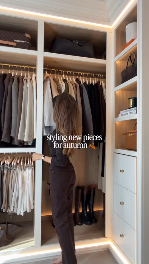 Instagram post by @kateehutchins for Abercrombie & Fitch. Caption reads: Ad Styling new @abercrombie for transitional looks....