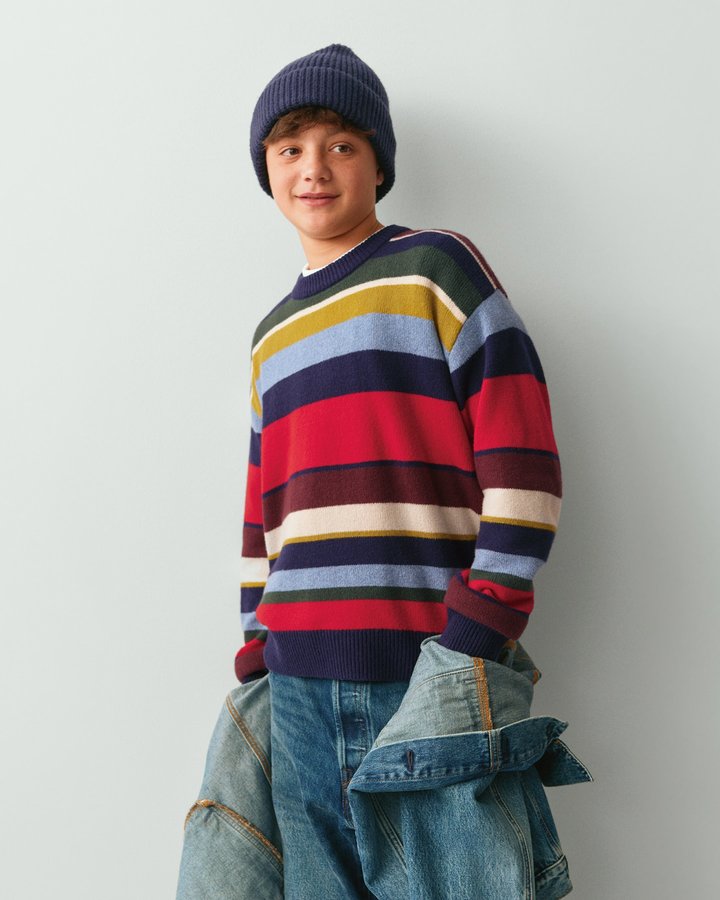 Instagram post by @tatebutts for GAP. Caption reads: From our choir of originals: @tatebutts. 

By all....