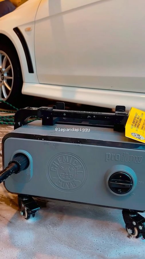 Instagram post by @lecubsusa for Chemical Guys. Caption reads: [...] 💪 

The ProFlow PM2000 from @chemicalguys....