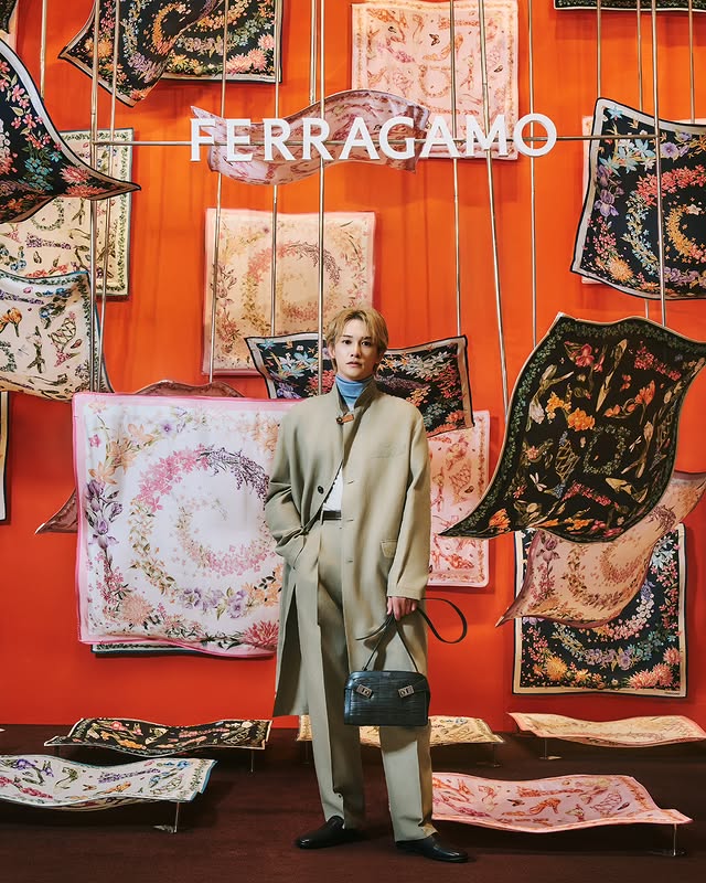 Instagram post by @keita_machida_official for FERRAGAMO. Caption reads: [...] 空舞う魔法のシルクスカーフに包まれる 華やかで素敵な空間でした。 #FERRAGAMO....