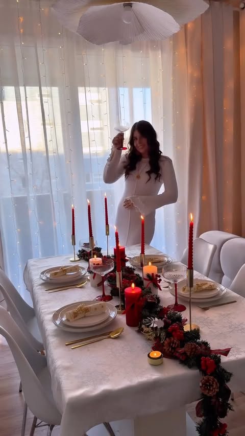 Instagram post by @mia_baresic for Sinsay. Caption reads: [...] 🫶
Sve za blagovonski stol sam naručila....