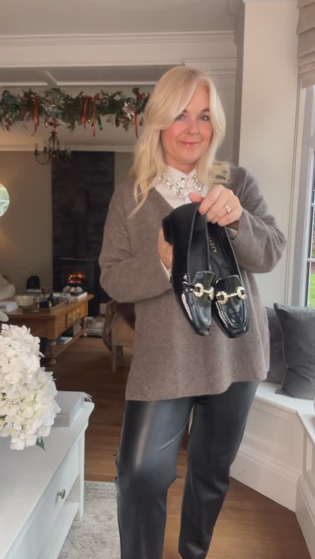 Instagram post by @lovestyle40 for Yvonne Ellen. Caption reads: Just a little sparkle ✨ Talking through this look....