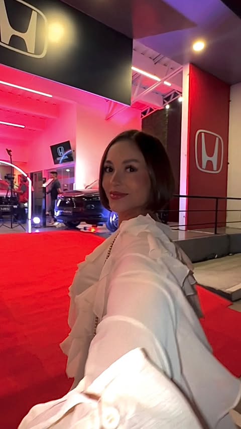 Instagram post by @dorian.alexg for Honda. Caption reads: Grand opening @hondaguate 🍾✨

 #Hondaguate....