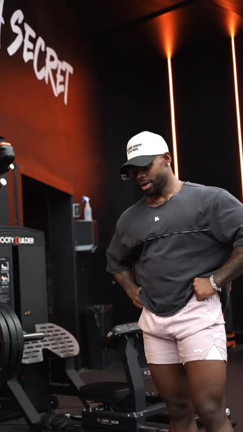 Instagram post by @enockfitness_ for Nocco. Caption reads: MASSIVE QUAD FOCUS POWERED BY @nocco.usa @noccouk....